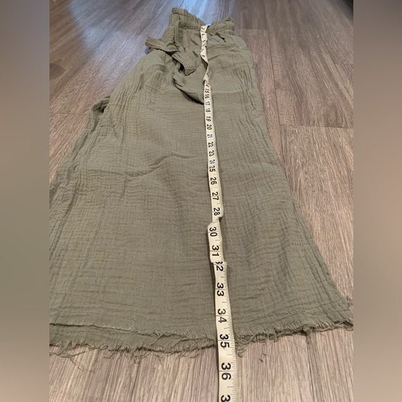 Women's Like Linen Green Pants - Picture 2 of 5